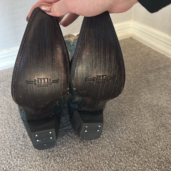 Women’s Snip Toe Boots - Picture 5 of 6